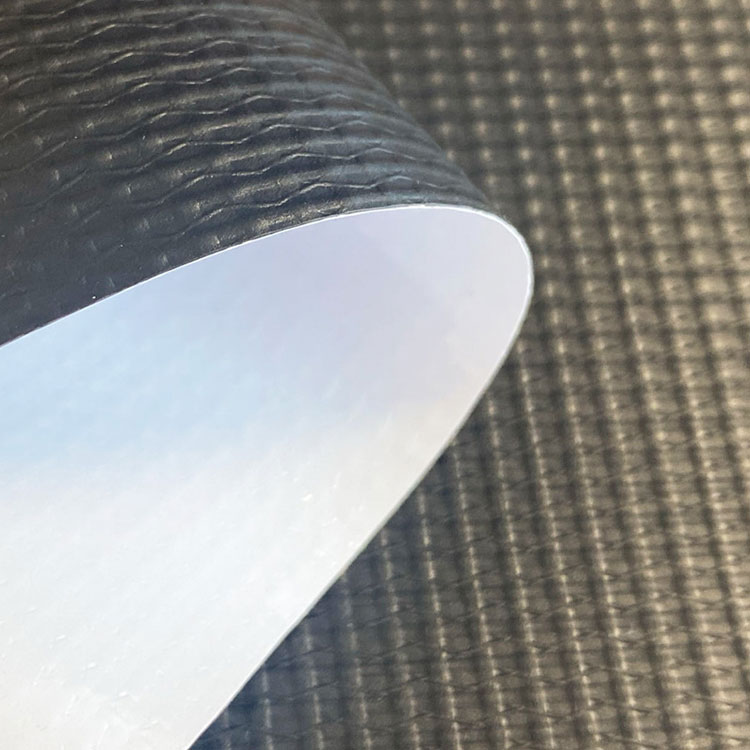 Ako sa z osnovných pletacích priemyselných látok stanú praktické látky, ktoré zlepšujú kvalitu života v rôznych situáciách?